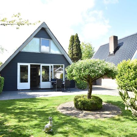 Balmy Holiday Home In Tuitjenhorn With Fenced Garden Exterior photo